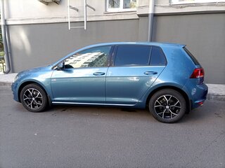 2013 Volkswagen Golf VII, голубой, 900000 рублей, вид 3
