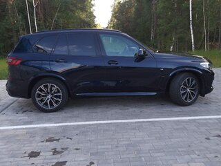 2021 BMW X5 25d IV (G05/G18), чёрный, 6876093 рублей, вид 4