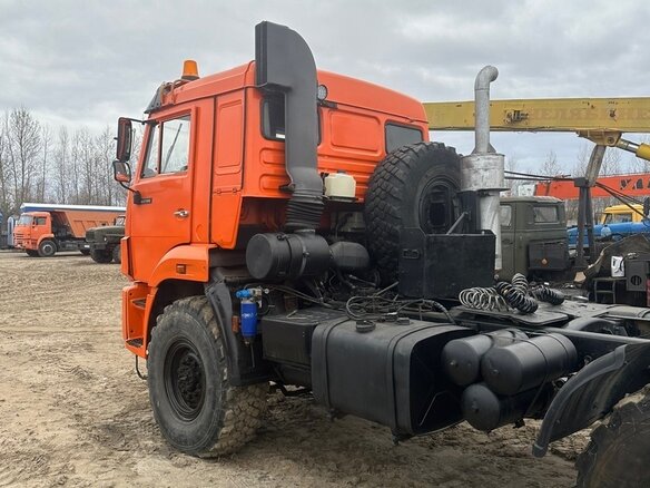 2010 КамАЗ 44108, оранжевый, 2000000 рублей - вид 5