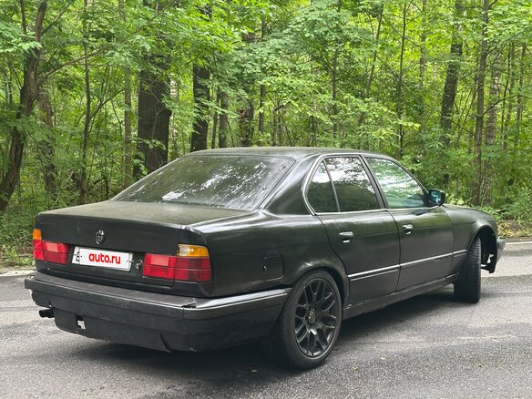 1990 BMW 5 серии 525i III (E34), чёрный - вид 2