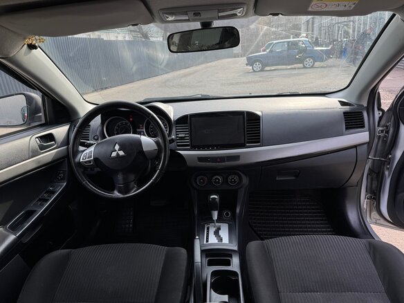 2013 Mitsubishi Lancer X Рестайлинг, серебристый, 785000 рублей - вид 6