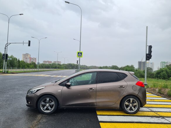 2013 Kia Ceed II, коричневый, 735000 рублей - вид 6