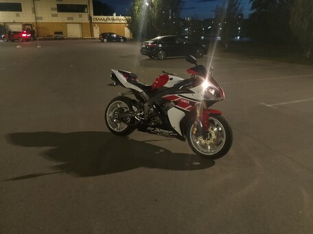 2006 Yamaha YZF-R1, красный, 650000 рублей, вид 3