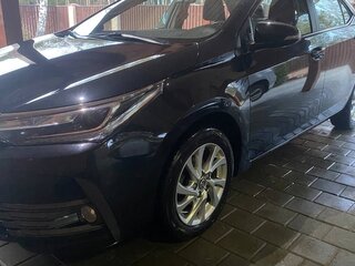2016 Toyota Corolla XI (E160, E170, E180) Рестайлинг 1, чёрный, 1750000 рублей, вид 1