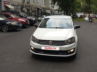 2018 Volkswagen Polo V Рестайлинг, белый, 850000 рублей, вид 2