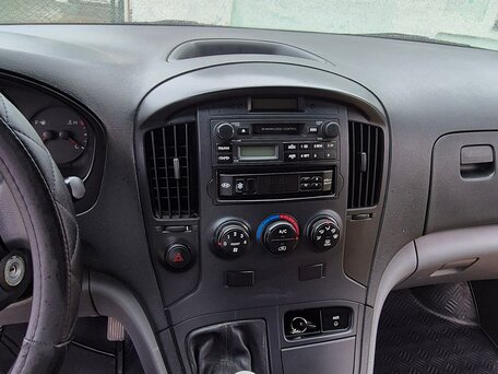2007 Hyundai Grand Starex, серебристый, 1300000 рублей, вид 1