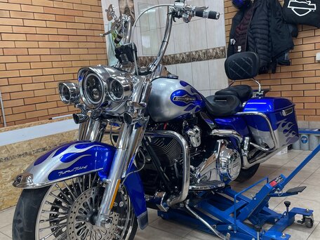 2008 Harley-Davidson Road King, синий, 1600000 рублей, вид 3