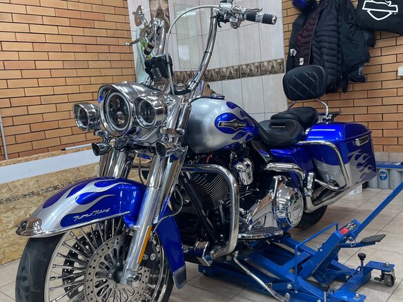 2008 Harley-Davidson Road King, синий, 1600000 рублей - вид 2