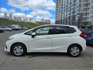2017 Honda Fit III Рестайлинг, белый, 1145000 рублей, вид 5