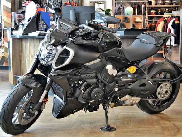 2024 Ducati Diavel V4, чёрный, 3400000 рублей - вид 1