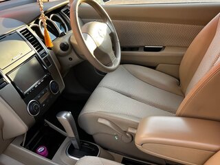2012 Nissan Tiida I Рестайлинг, серебристый, 900000 рублей, вид 4
