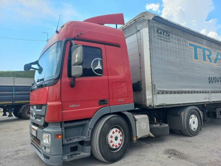 2014 Mercedes-Benz Actros, красный, 3300000 рублей, вид 5