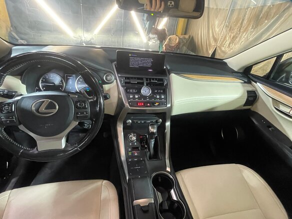 2017 Lexus NX 200 I, чёрный, 2880000 рублей - вид 1