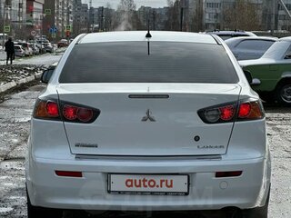 2012 Mitsubishi Lancer X Рестайлинг, белый, 1310000 рублей, вид 3