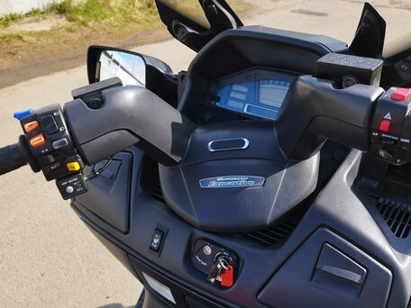 2009 Suzuki Burgman (SkyWave) 650, чёрный, 399999 рублей, вид 1
