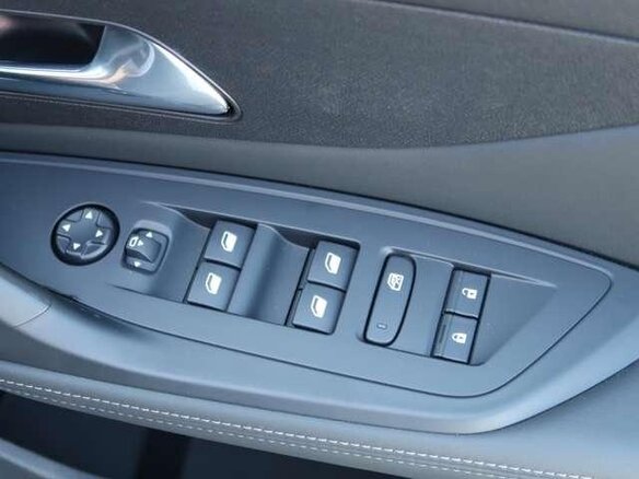 2021 Peugeot 308 III, белый, 1770000 рублей - вид 13