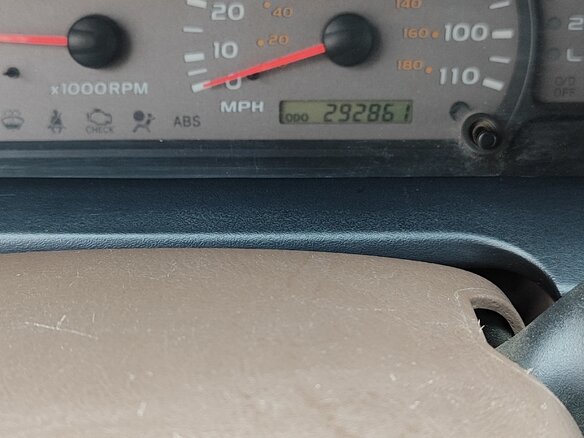 2001 Toyota Sequoia I, серый, 1600000 рублей - вид 16