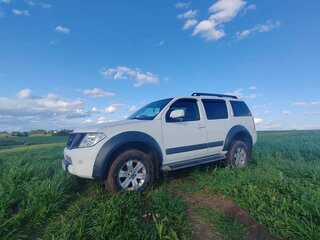 2010 Nissan Pathfinder III Рестайлинг, белый, 1400000 рублей, вид 5