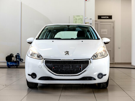 2013 Peugeot 208 I, белый, 550000 рублей, вид 2