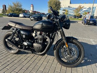 2023 Triumph Bonneville T120, чёрный, 1027349 рублей, вид 3
