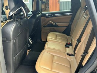2016 Porsche Cayenne II Рестайлинг (958), чёрный, 3870000 рублей, вид 4