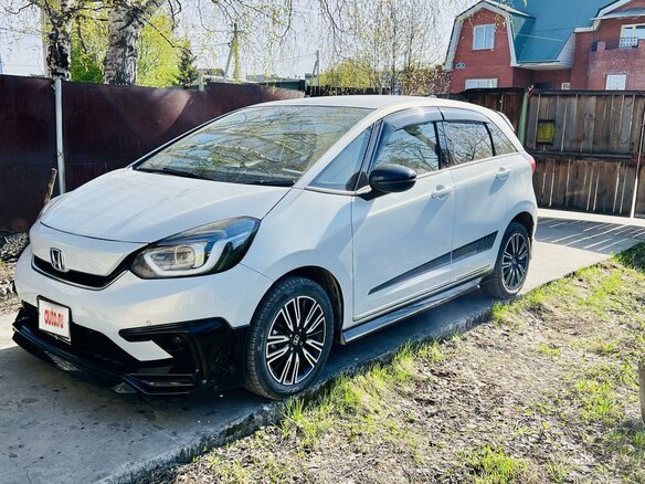 2020 Honda Fit Crosstar IV, белый, 1950000 рублей