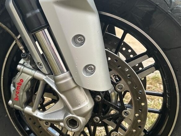 2021 Triumph Rocket III, чёрный, 1999999 рублей - вид 13