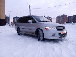 2003 Nissan Bassara, серый, 800000 рублей, вид 1