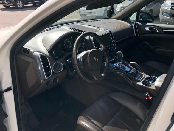 2010 Porsche Cayenne II (958), белый, 2300000 рублей - вид 7