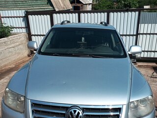2005 Volkswagen Touareg I, серебристый, 700000 рублей, вид 2