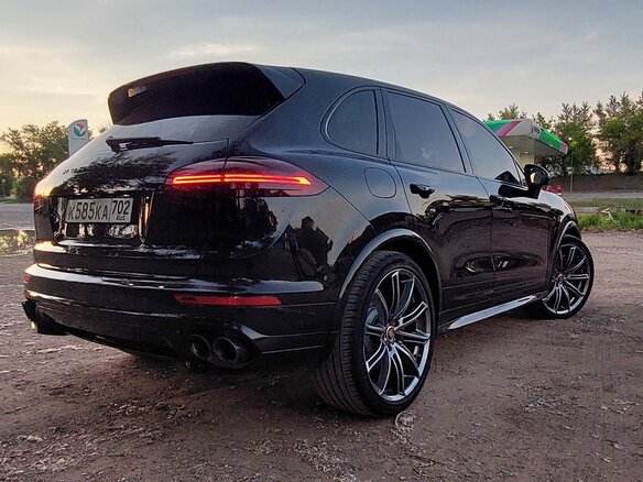 2015 Porsche Cayenne Diesel II Рестайлинг (958), чёрный, 3750000 рублей - вид 6