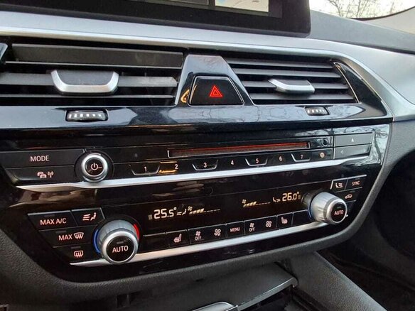 2017 BMW 5 серии 520d VII (G30/G31/G38), чёрный, 2250000 рублей - вид 8
