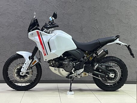 2023 Ducati DesertX, белый, 1399999 рублей, вид 2