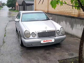 1996 Mercedes-Benz E-Класс 420 II (W210, S210), серебристый, 600000 рублей, вид 5