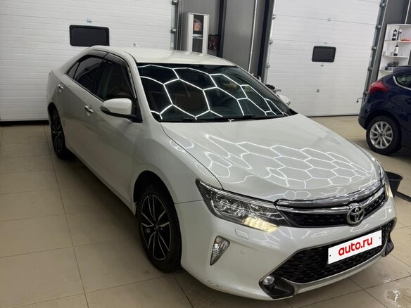2017 Toyota Camry VII (XV50) Рестайлинг 2, белый, 2100000 рублей - вид 5