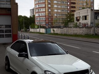 2012 Mercedes-Benz C-Класс 180 BlueEFFICIENCY III (W204) Рестайлинг, белый, 1400000 рублей, вид 2