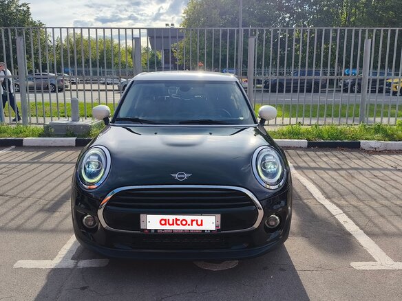2020 Mini Hatch Cooper III (F55/F56) Рестайлинг, чёрный - вид 1