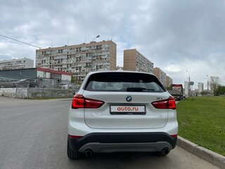 2017 BMW X1 20i xDrive II (F48), белый, 2200000 рублей, вид 4