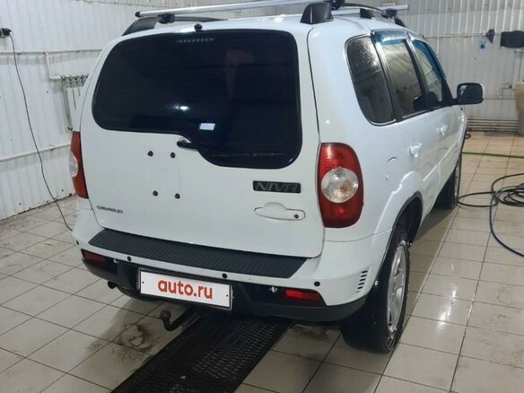 2016 Chevrolet Niva I Рестайлинг, белый, 790000 рублей - вид 4