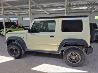 2022 Suzuki Jimny IV, бежевый, 2100000 рублей, вид 5