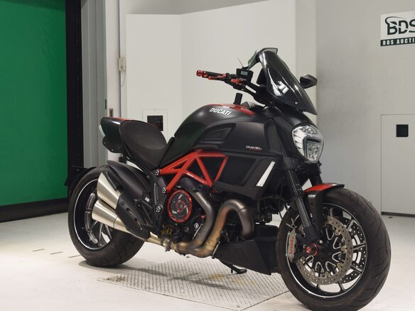 2015 Ducati Diavel Carbon, красный, 1550000 рублей - вид 6