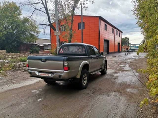 2006 Mitsubishi L200 III Рестайлинг, серый, 650000 рублей, вид 5