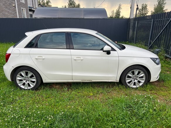 2012 Audi A1 I (8X), белый, 1000000 рублей - вид 3