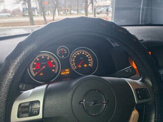 2011 Opel Astra H Рестайлинг, белый, 500000 рублей, вид 5