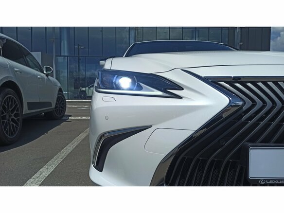 2021 Lexus ES 250 VII, белый - вид 8