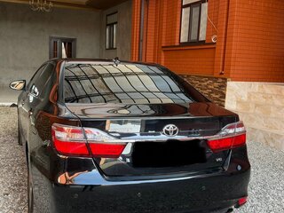 2018 Toyota Camry VII (XV50) Рестайлинг 2, чёрный, 2700000 рублей, вид 3