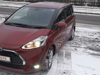 2020 Toyota Sienta II Рестайлинг, пурпурный, 1530000 рублей, вид 1