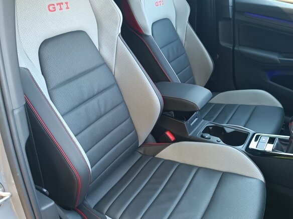 2023 Volkswagen Golf GTI VIII, серый, 2950000 рублей - вид 7
