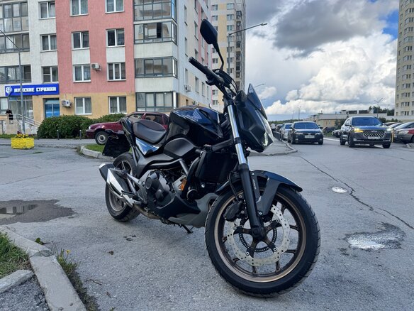 2018 Honda NC 750S, коричневый, 850000 рублей - вид 2