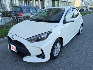 2020 Toyota Yaris IV, белый, 1325000 рублей, вид 5